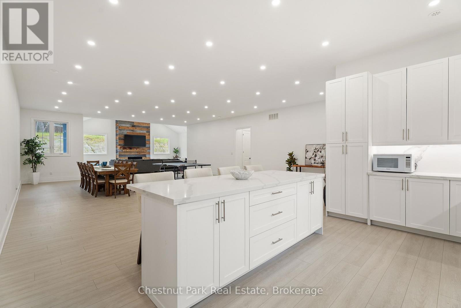 1153 Deer Lake Road, Perry (Emsdale), ON - Indoor Photo Showing Kitchen With Upgraded Kitchen