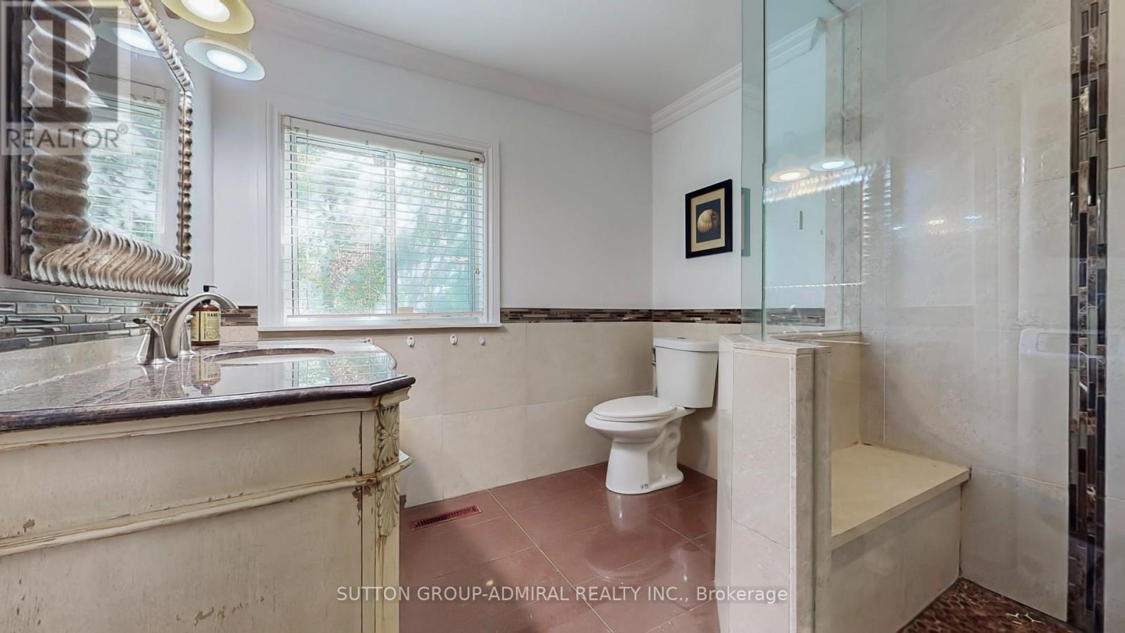 2 Newman Avenue, Richmond Hill, ON - Indoor Photo Showing Bathroom