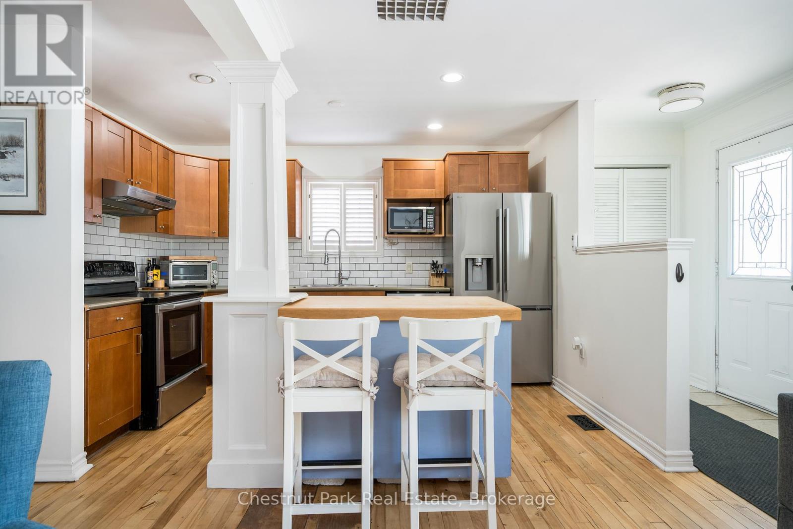 81 Ninth Street, Collingwood, ON - Indoor Photo Showing Kitchen