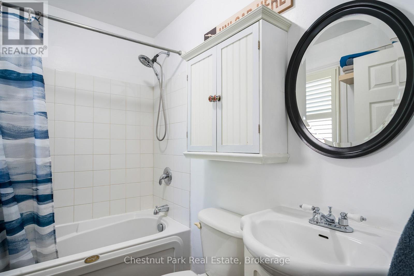 81 Ninth Street, Collingwood, ON - Indoor Photo Showing Bathroom