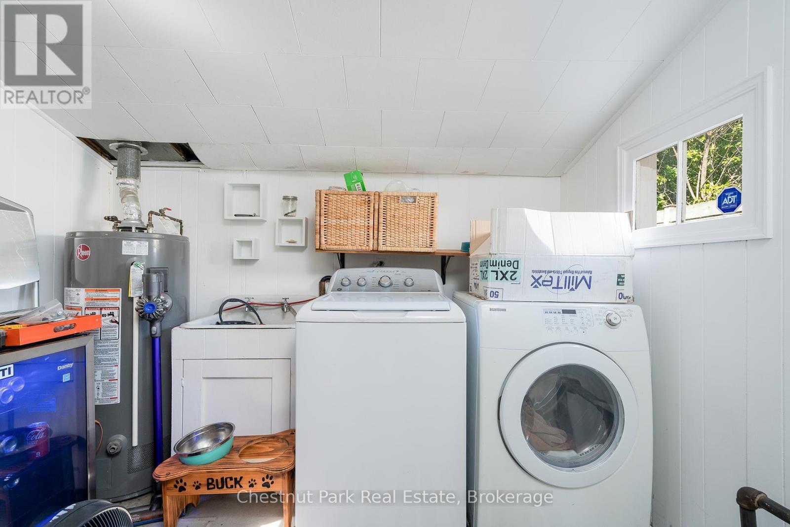 81 Ninth Street, Collingwood, ON - Indoor Photo Showing Laundry Room