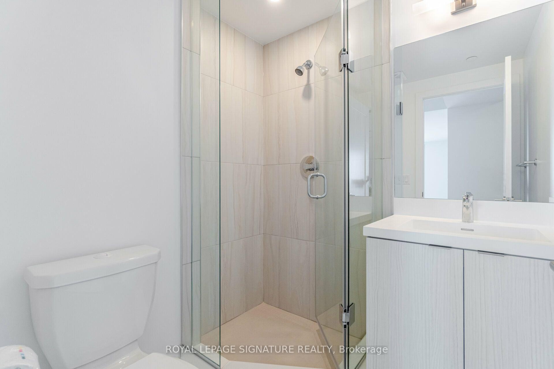 2705-10 Eva Road, Toronto, ON - Indoor Photo Showing Bathroom