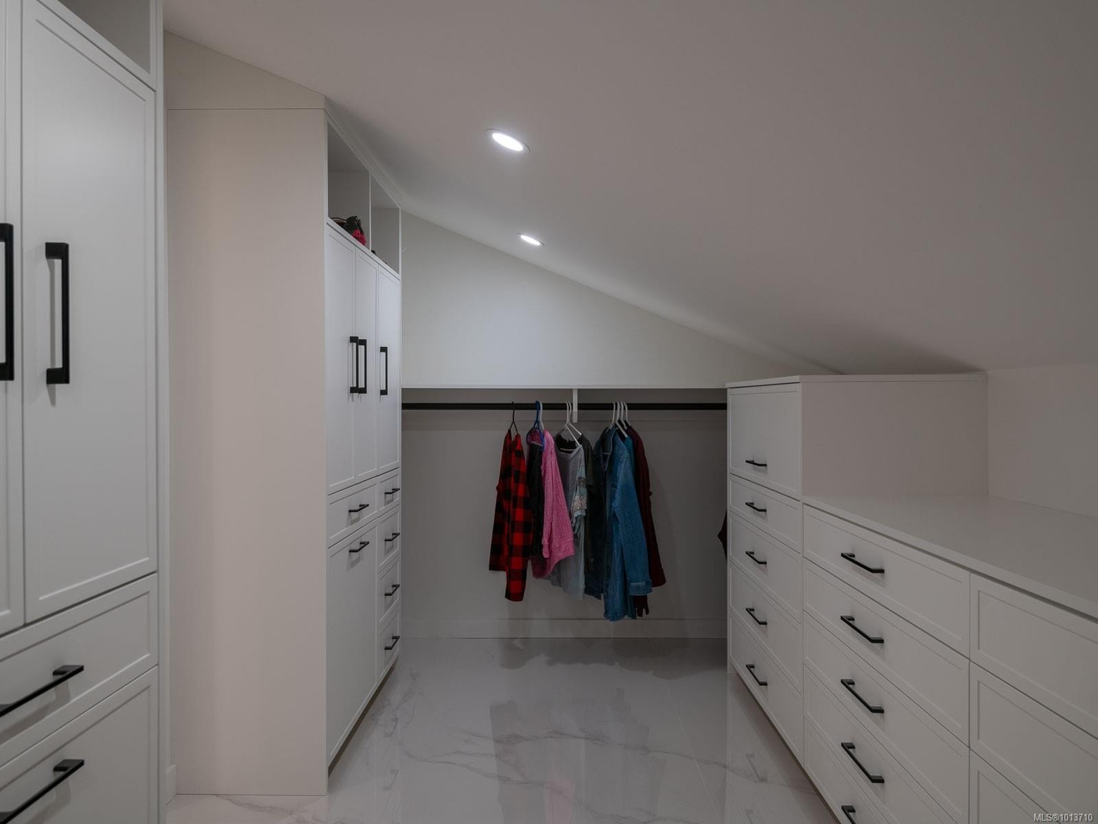 9010 Lord Rd, Port Alberni, BC