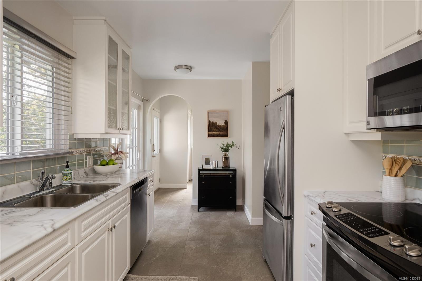 1697 Yale St, Oak Bay, BC