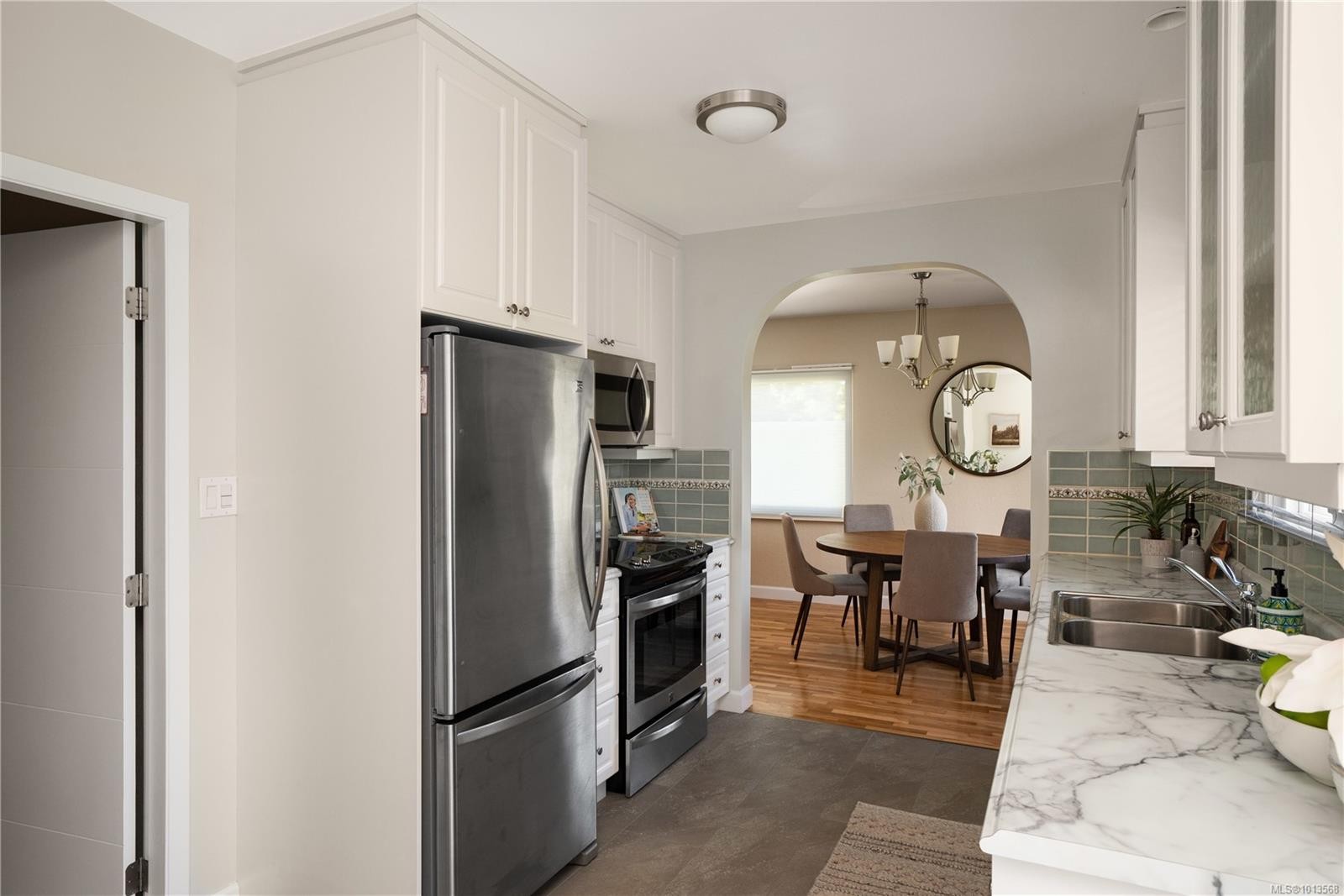 1697 Yale St, Oak Bay, BC