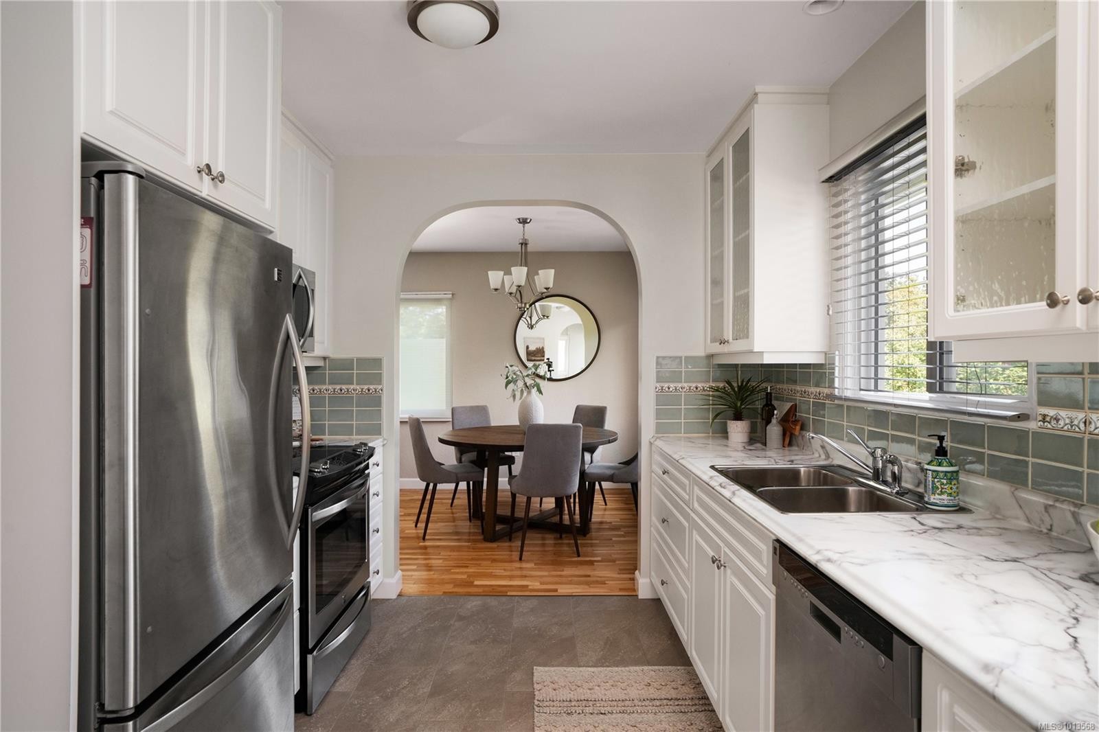 1697 Yale St, Oak Bay, BC