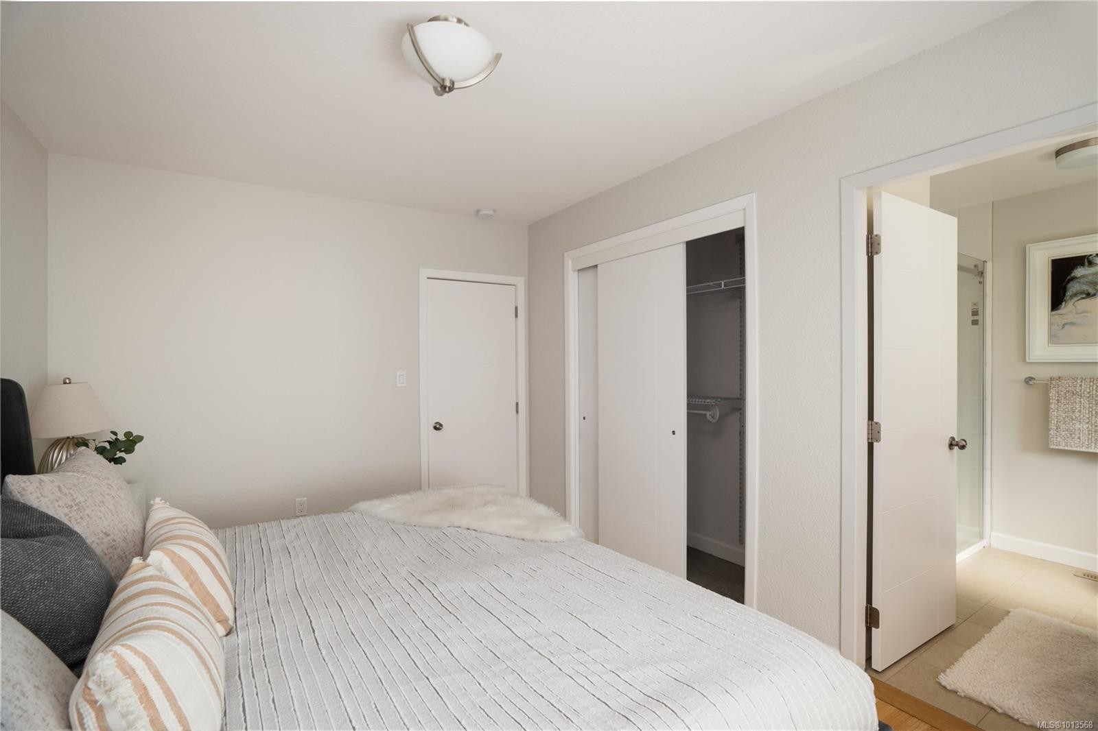 1697 Yale St, Oak Bay, BC