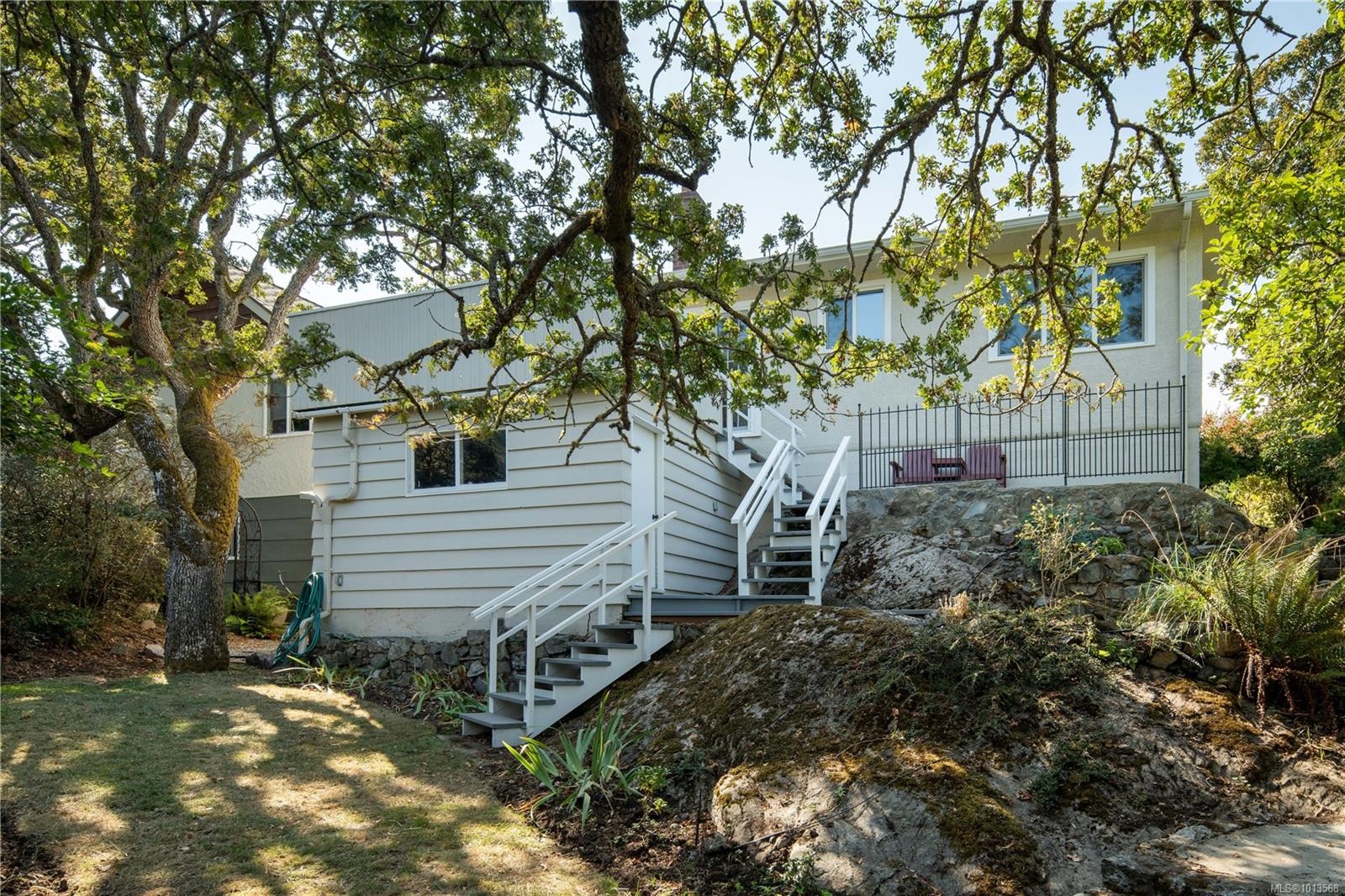 1697 Yale St, Oak Bay, BC