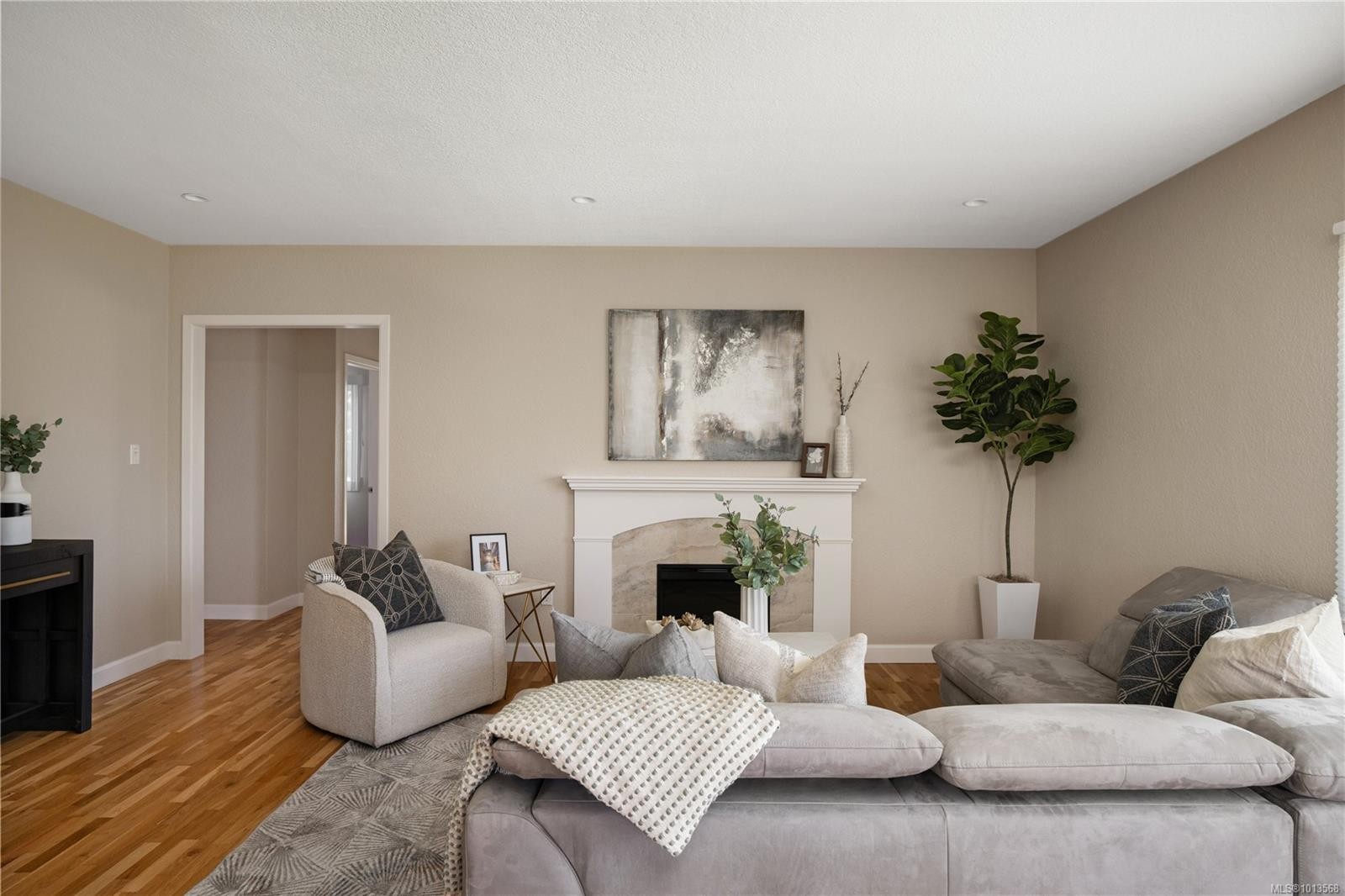 1697 Yale St, Oak Bay, BC