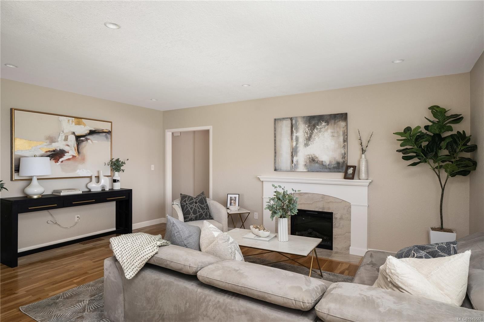 1697 Yale St, Oak Bay, BC