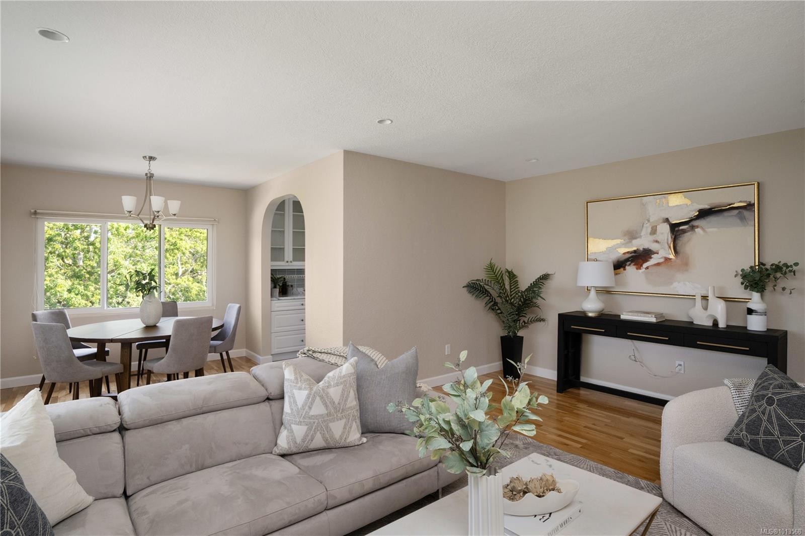 1697 Yale St, Oak Bay, BC