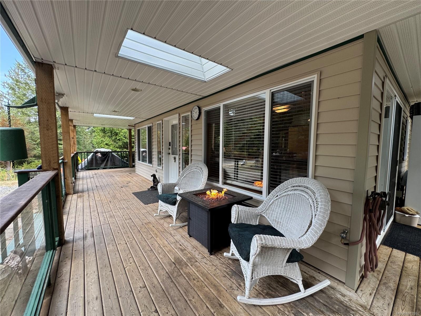 714 Charter Rd, Mayne Island, BC