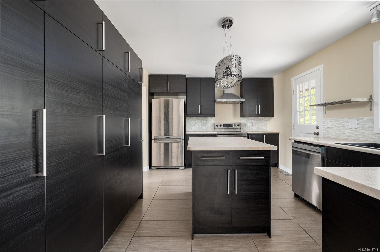 5450 Oceanview Terr, Nanaimo, BC