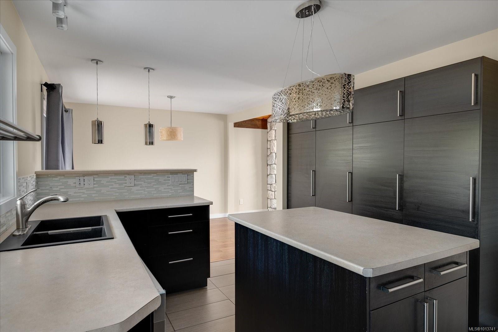 5450 Oceanview Terr, Nanaimo, BC