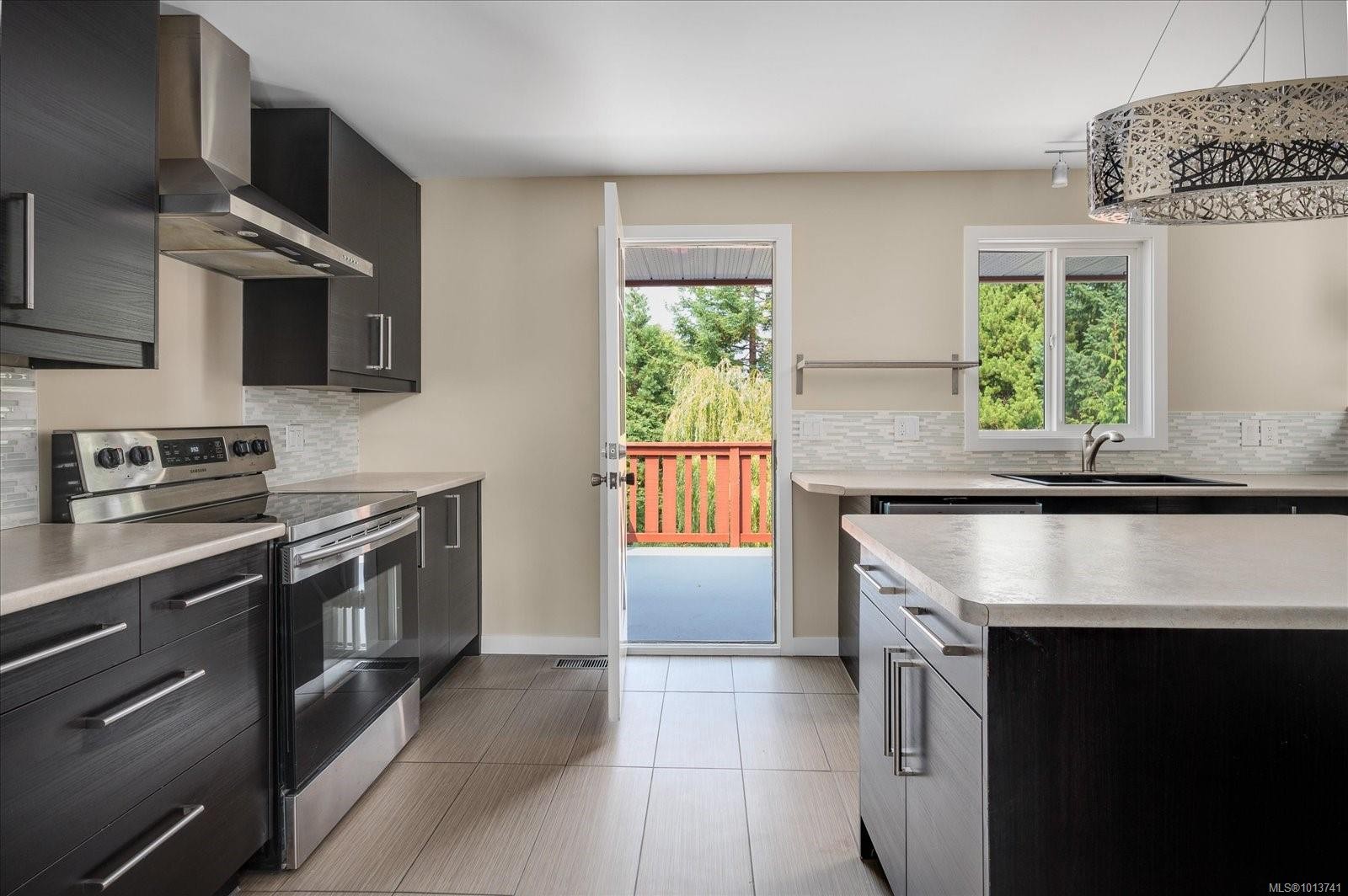 5450 Oceanview Terr, Nanaimo, BC