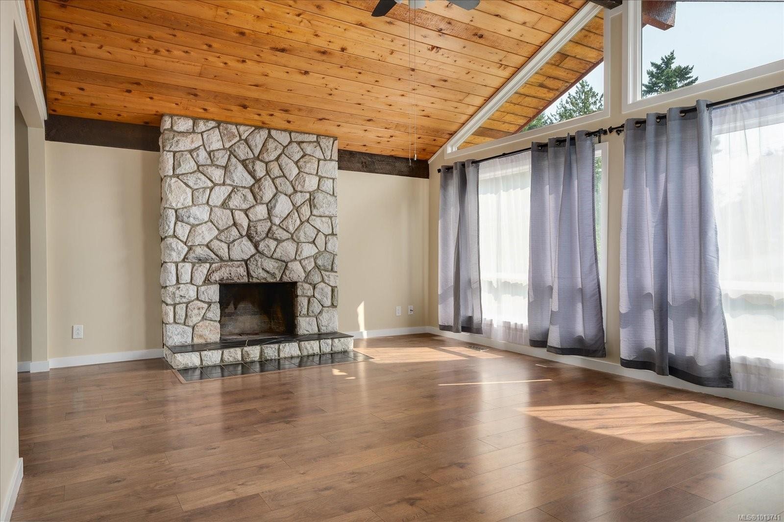 5450 Oceanview Terr, Nanaimo, BC