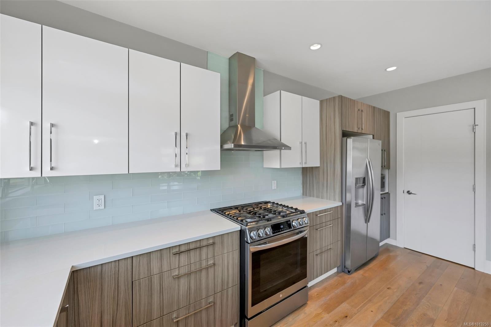 104-4343 Tyndall Ave, Saanich, BC