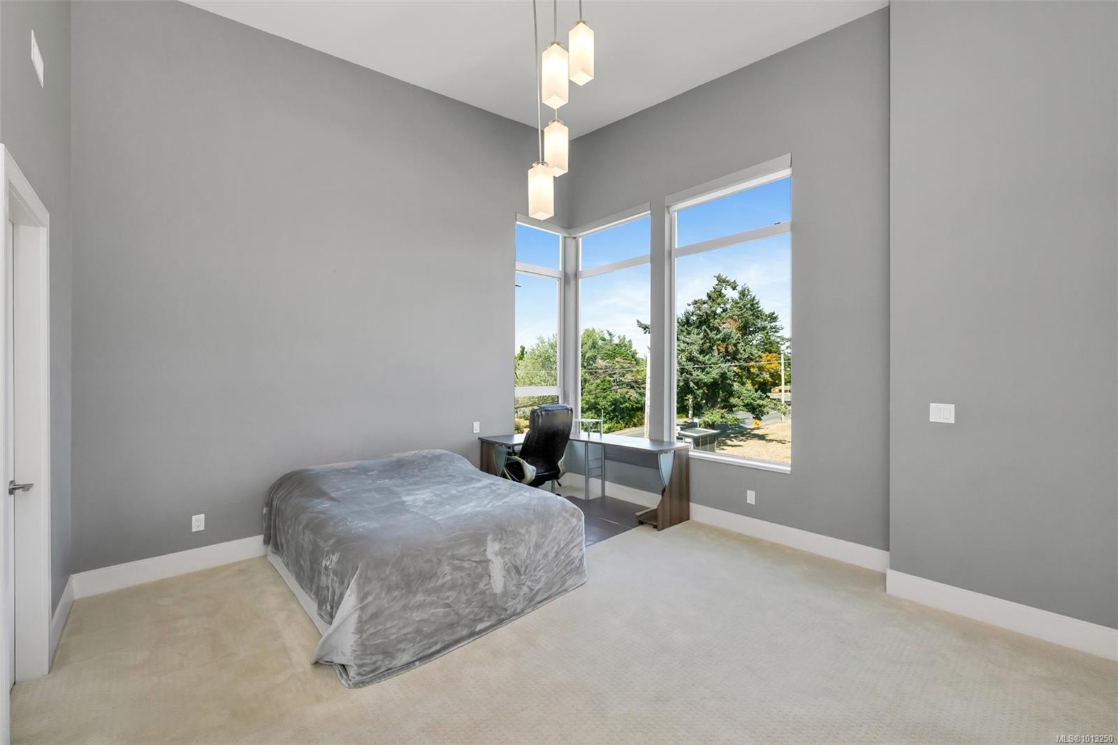 104-4343 Tyndall Ave, Saanich, BC