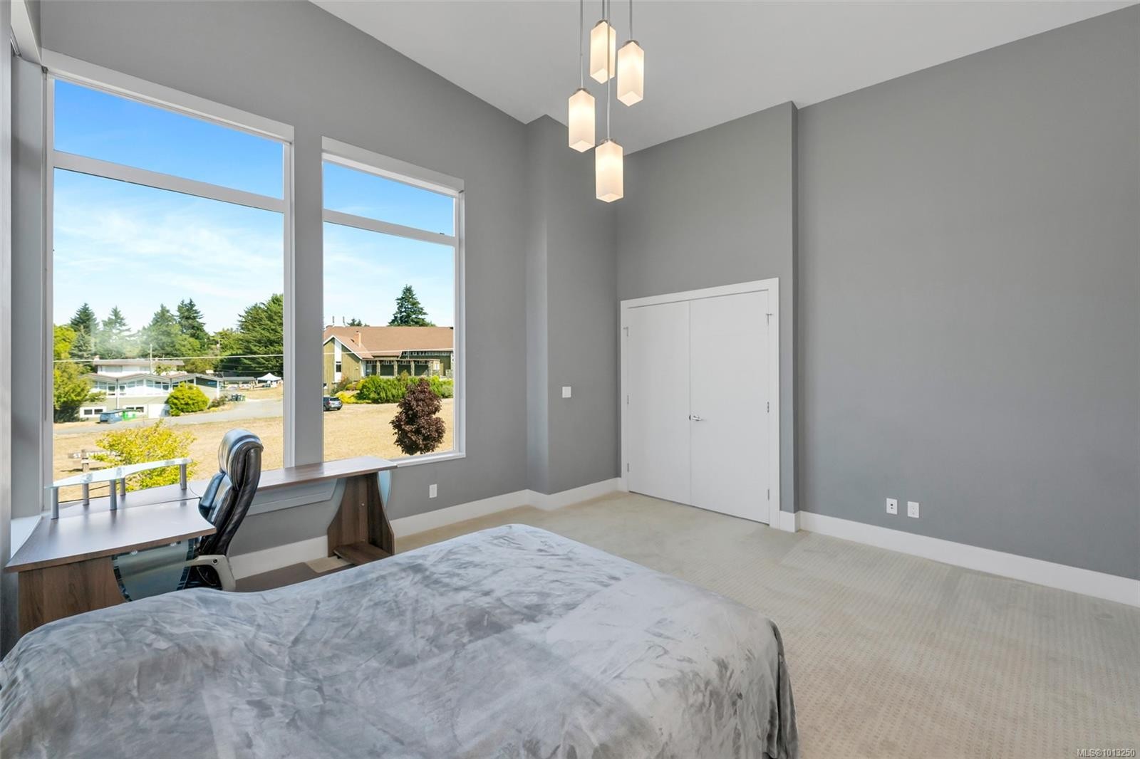 104-4343 Tyndall Ave, Saanich, BC