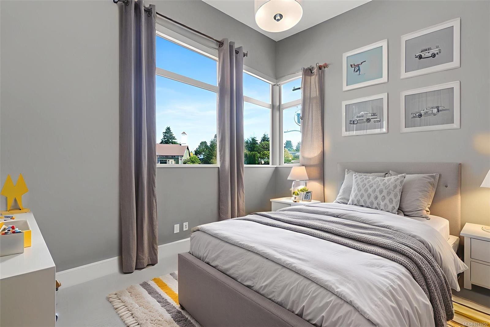 104-4343 Tyndall Ave, Saanich, BC