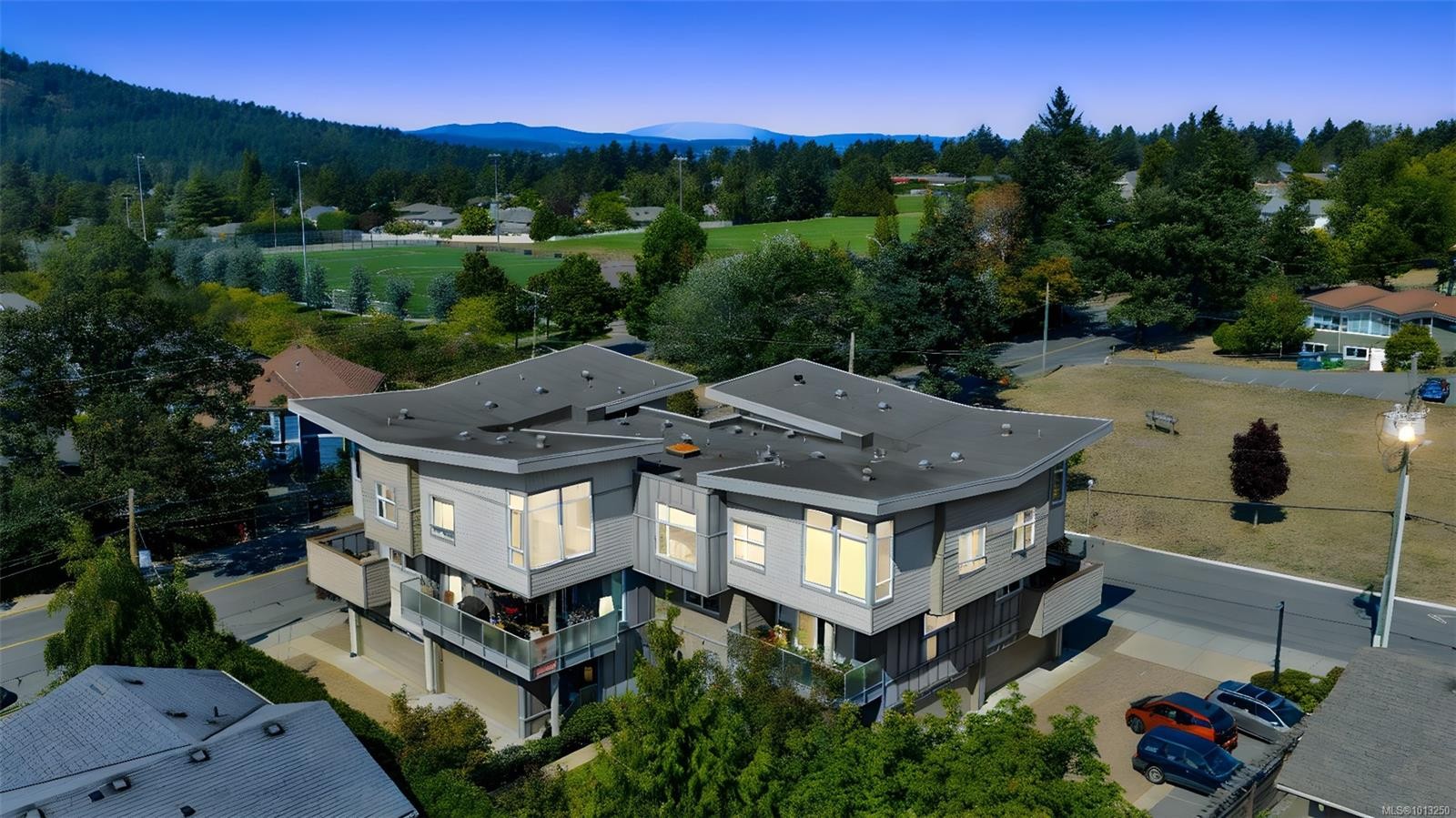 104-4343 Tyndall Ave, Saanich, BC