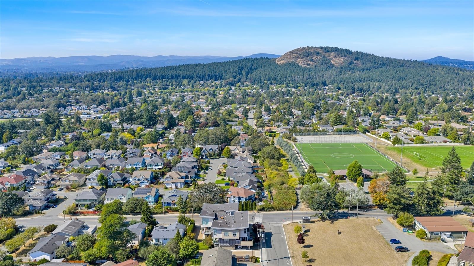 104-4343 Tyndall Ave, Saanich, BC