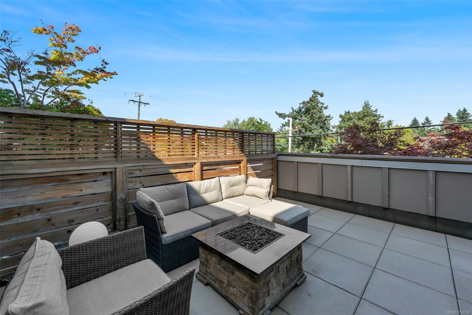 104-4343 Tyndall Ave, Saanich, BC