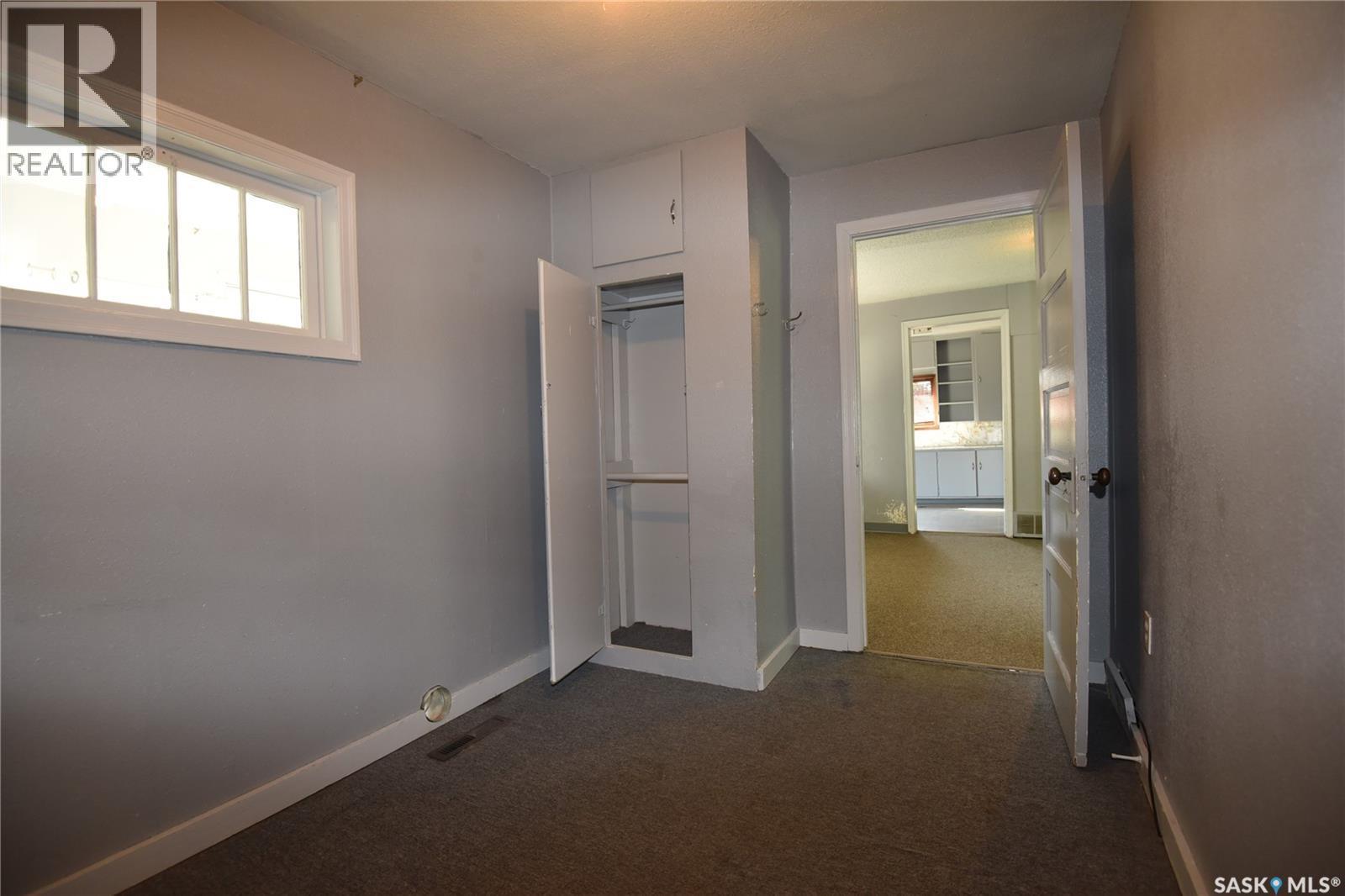 400 - 402 Macdonald Street, Nipawin, SK - Indoor Photo Showing Other Room