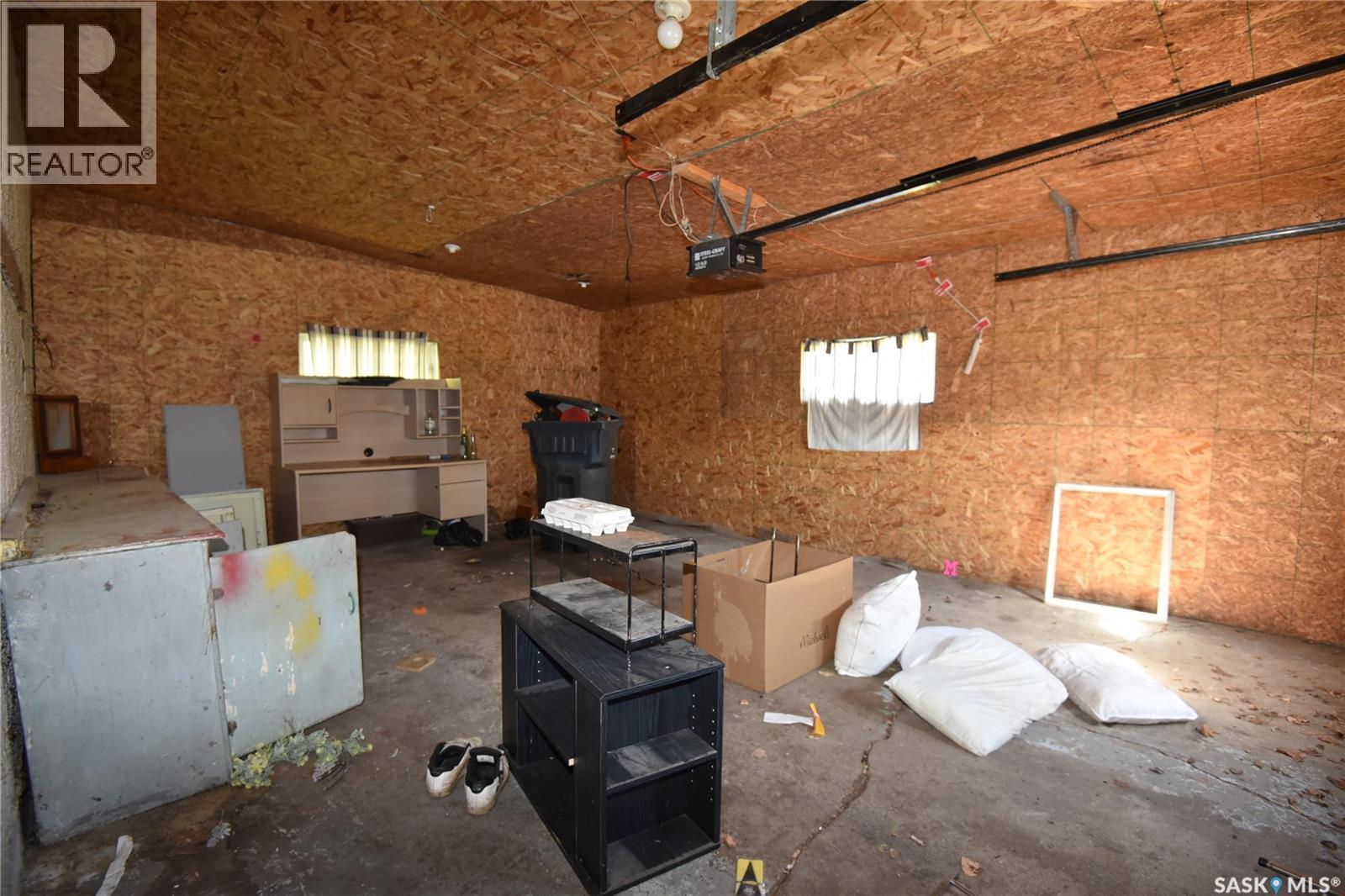 400 - 402 Macdonald Street, Nipawin, SK - Indoor