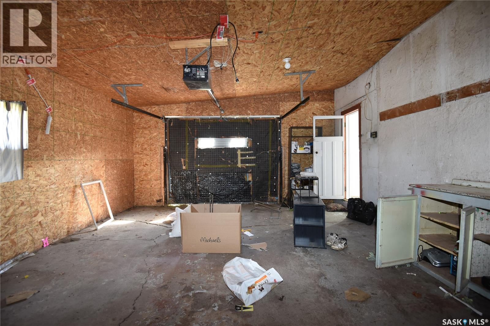 400 - 402 Macdonald Street, Nipawin, SK -