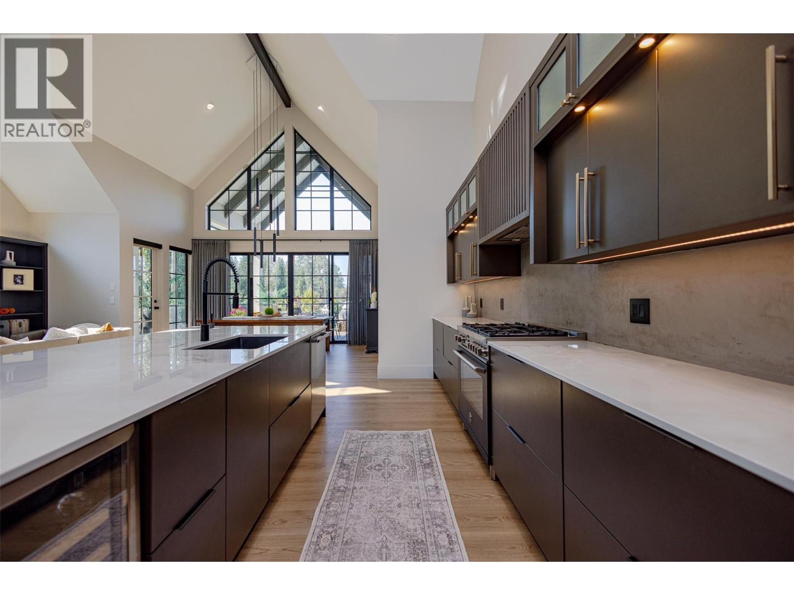 4324 Russo Street, Kelowna, BC - Indoor Photo Showing Kitchen