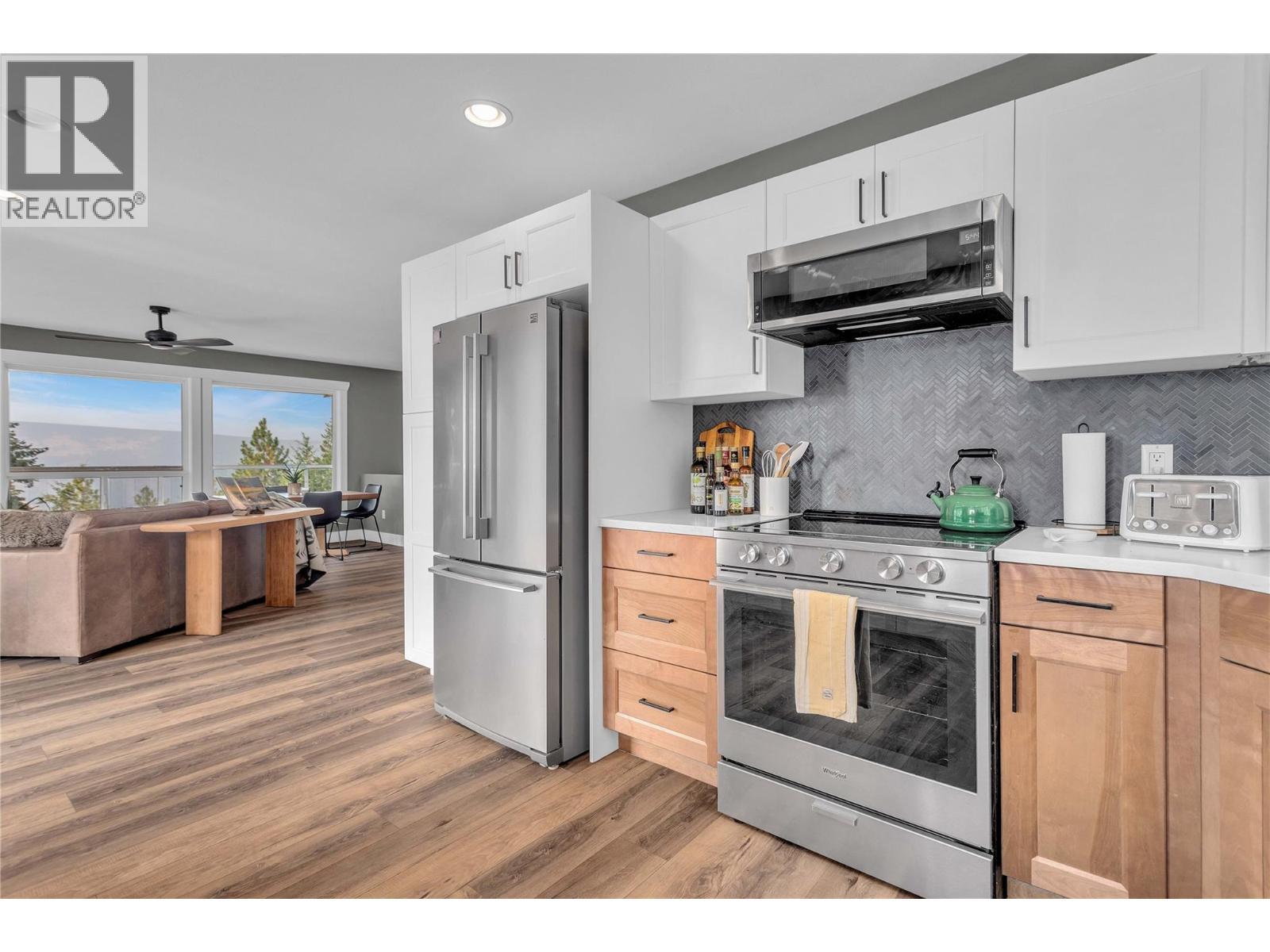 6011 Oyama Lake Road, Lake Country, BC