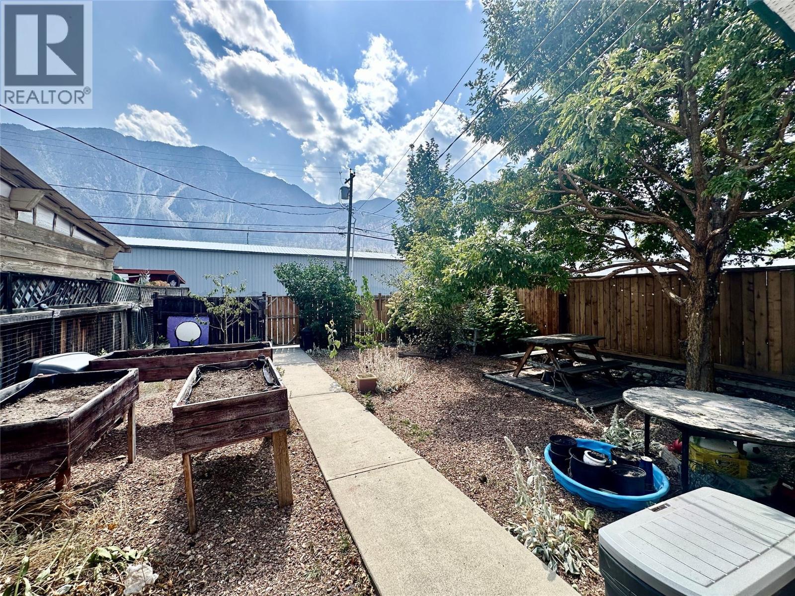 623 7Th Avenue, Keremeos, BC