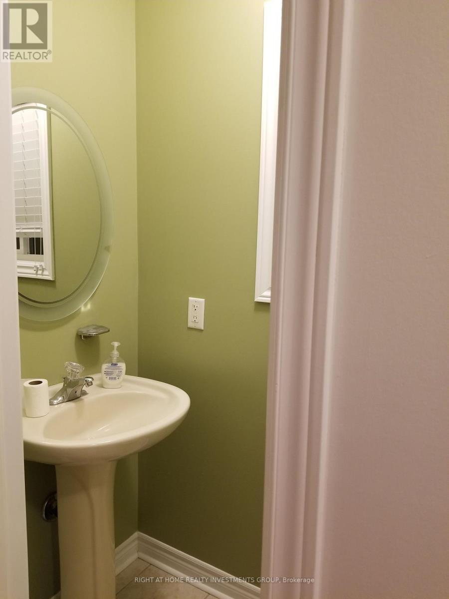 2-piece washroom - 38 Lang Drive, Barrie, ON - Indoor Photo Showing Bathroom