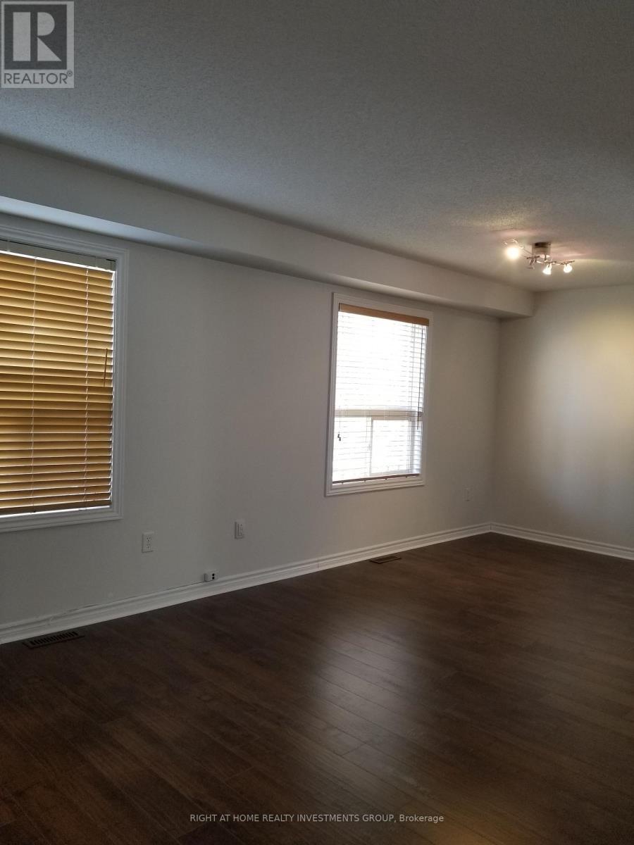 38 Lang Drive, Barrie, ON - Indoor Photo Showing Other Room