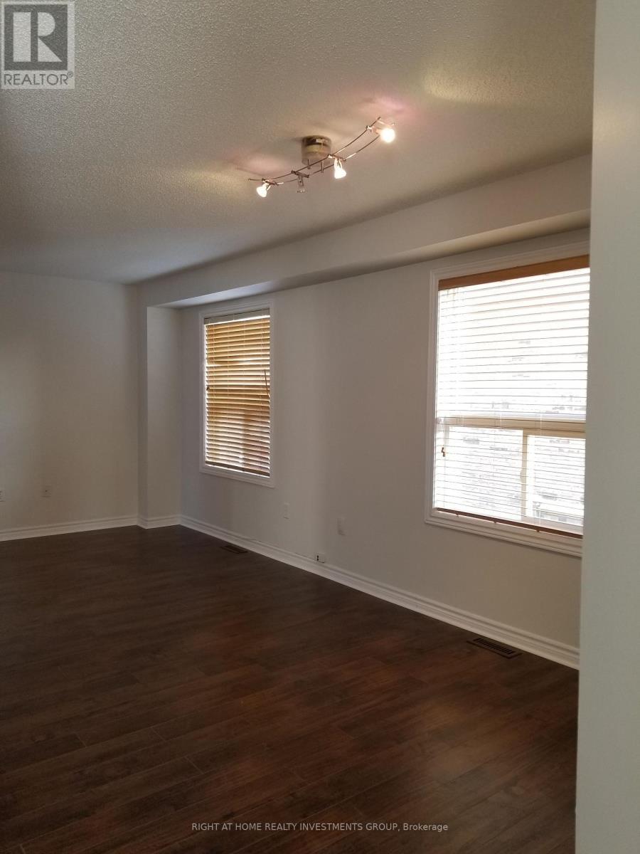 38 Lang Drive, Barrie, ON - Indoor Photo Showing Other Room