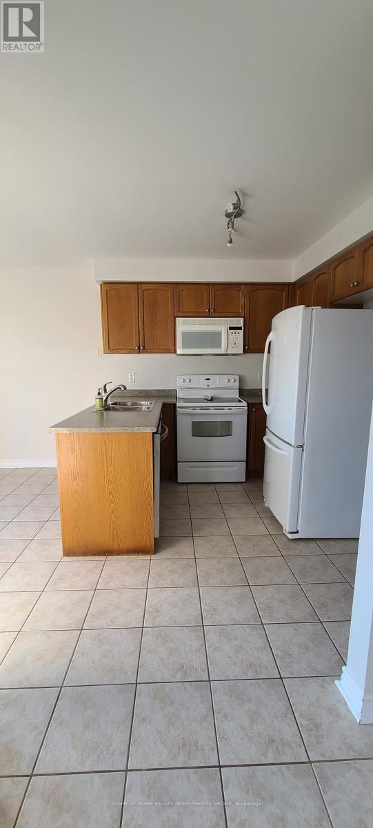 38 Lang Drive, Barrie, ON - Indoor Photo Showing Kitchen
