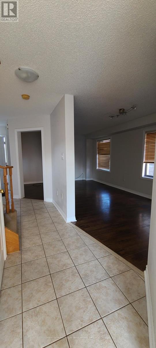 Living room - 38 Lang Drive, Barrie, ON - Indoor Photo Showing Other Room
