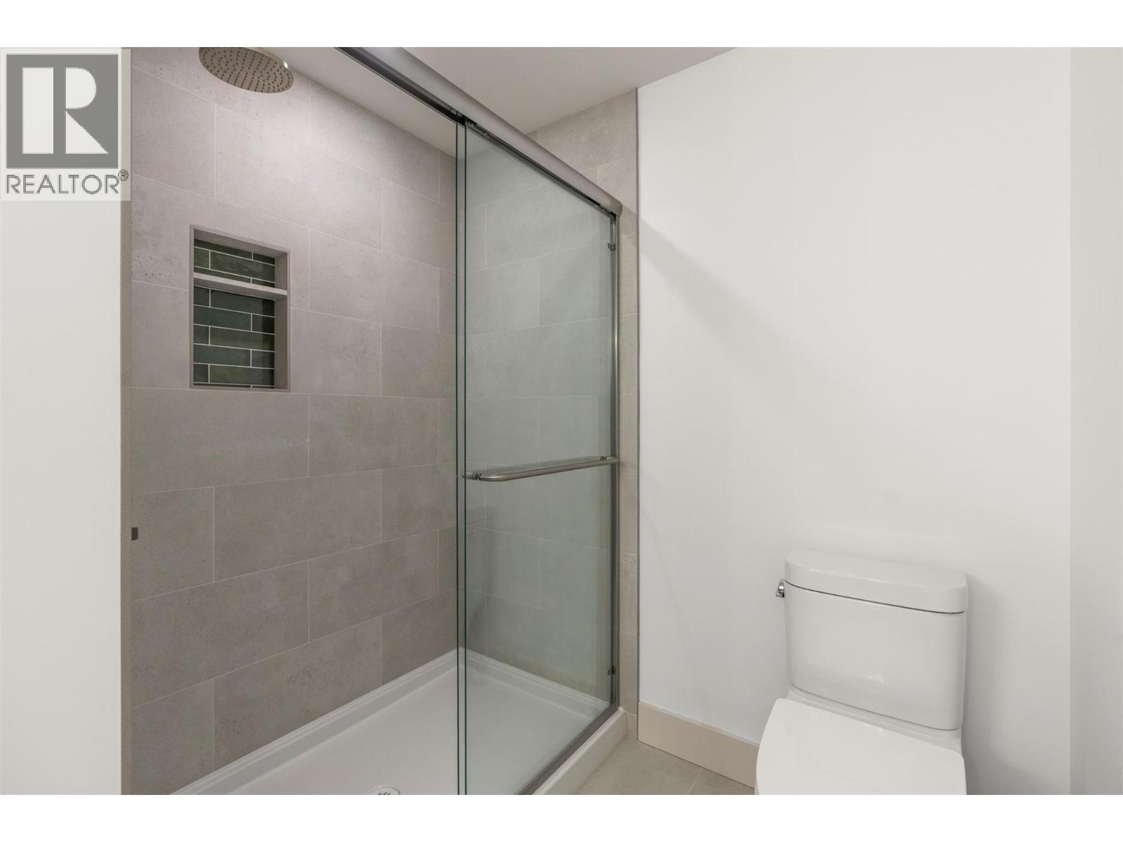 2345 Patterson Avenue Unit# 101, Armstrong, BC - Indoor Photo Showing Bathroom