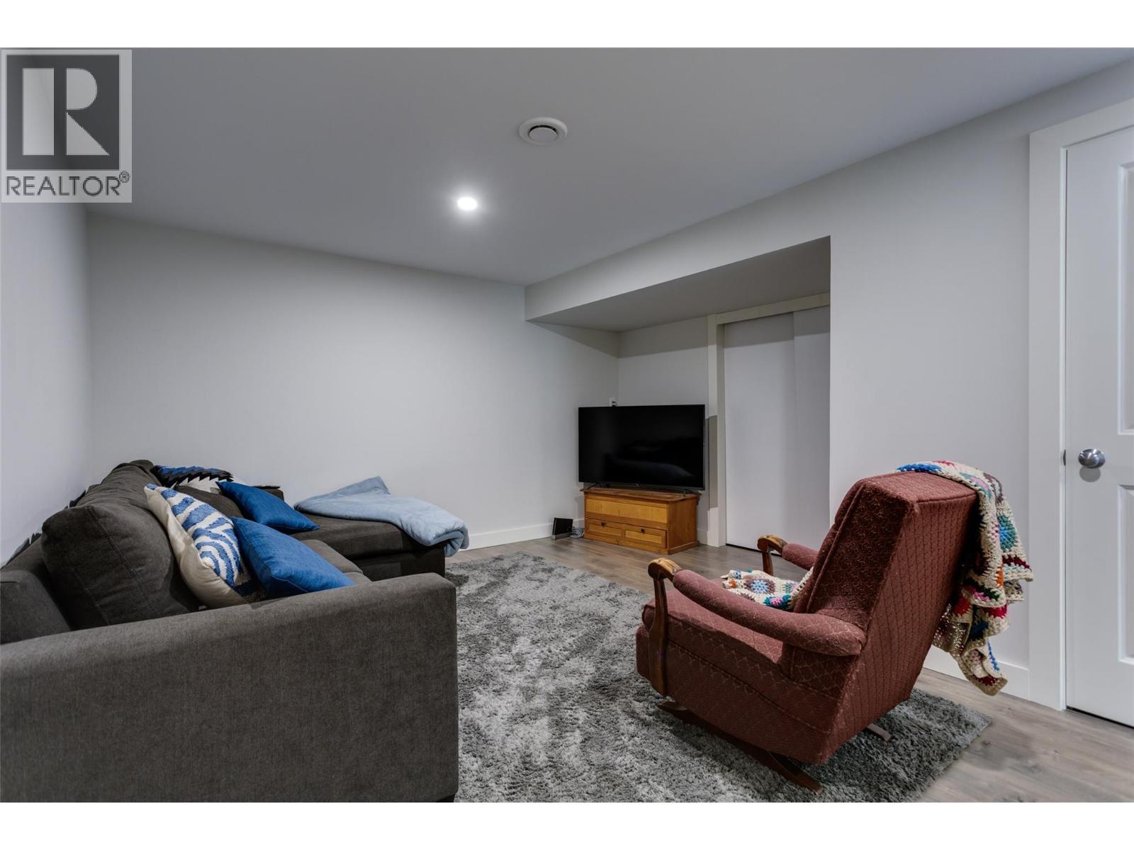 1257 And 1259 Rio Drive, Kelowna, BC - Indoor