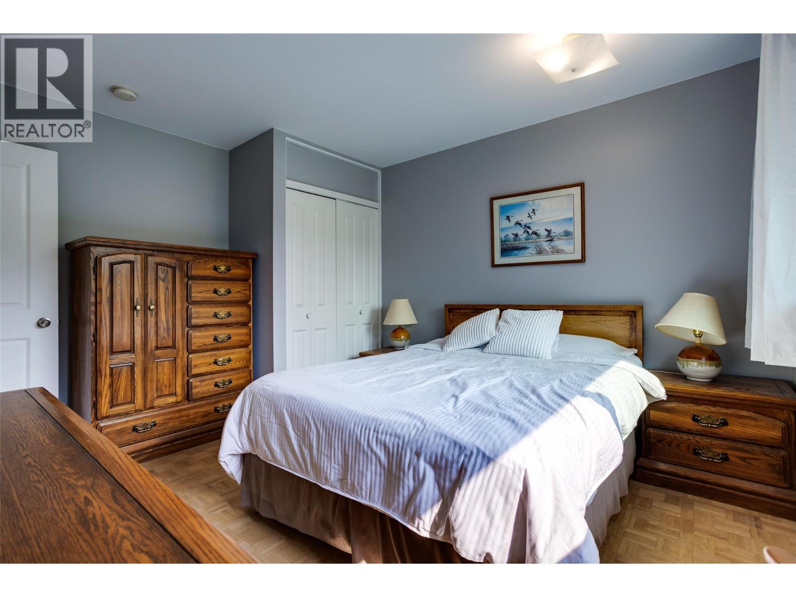 1257 And 1259 Rio Drive, Kelowna, BC - Indoor Photo Showing Bedroom