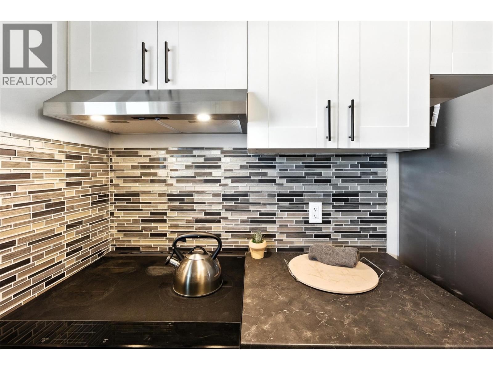 800 Southill Street Unit# 4, Kamloops, BC - Indoor