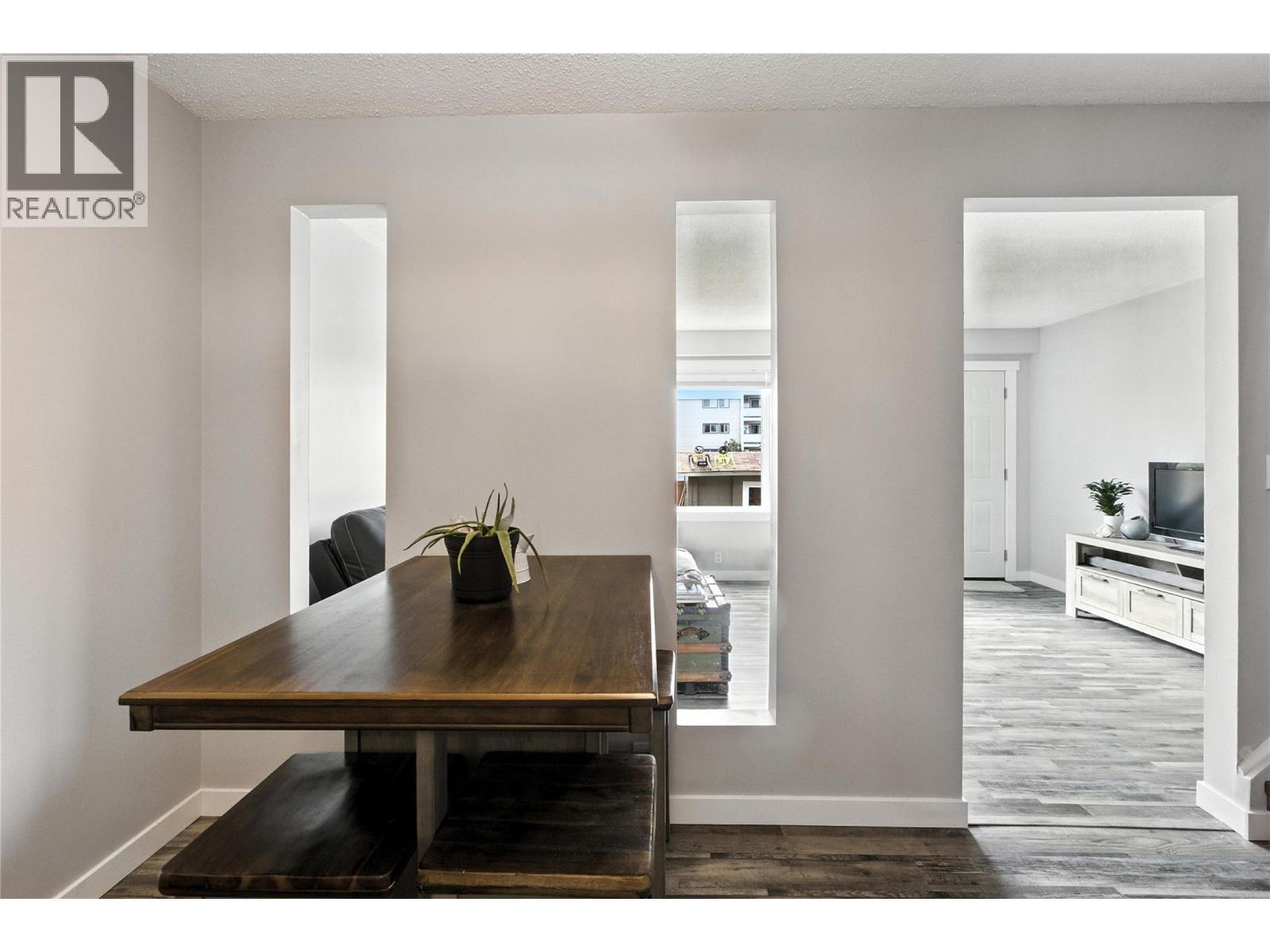 800 Southill Street Unit# 4, Kamloops, BC - Indoor Photo Showing Dining Room