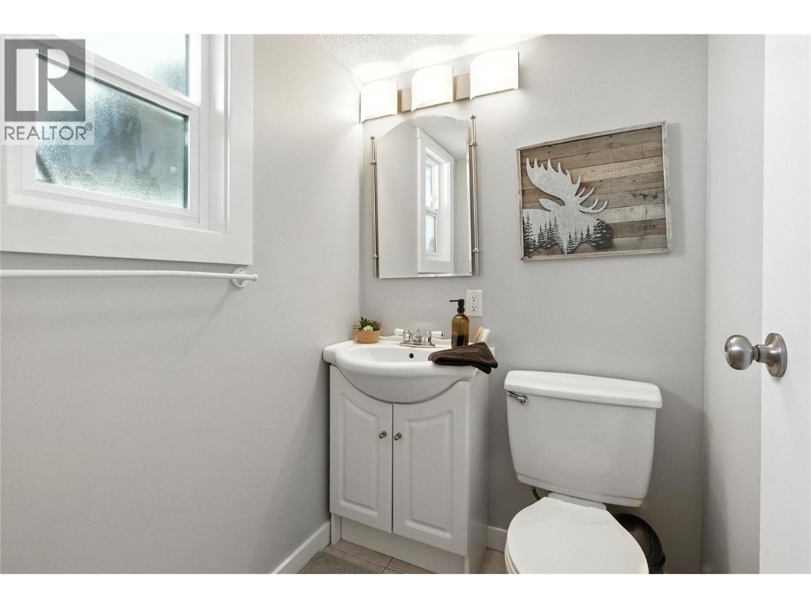 800 Southill Street Unit# 4, Kamloops, BC - Indoor Photo Showing Bathroom