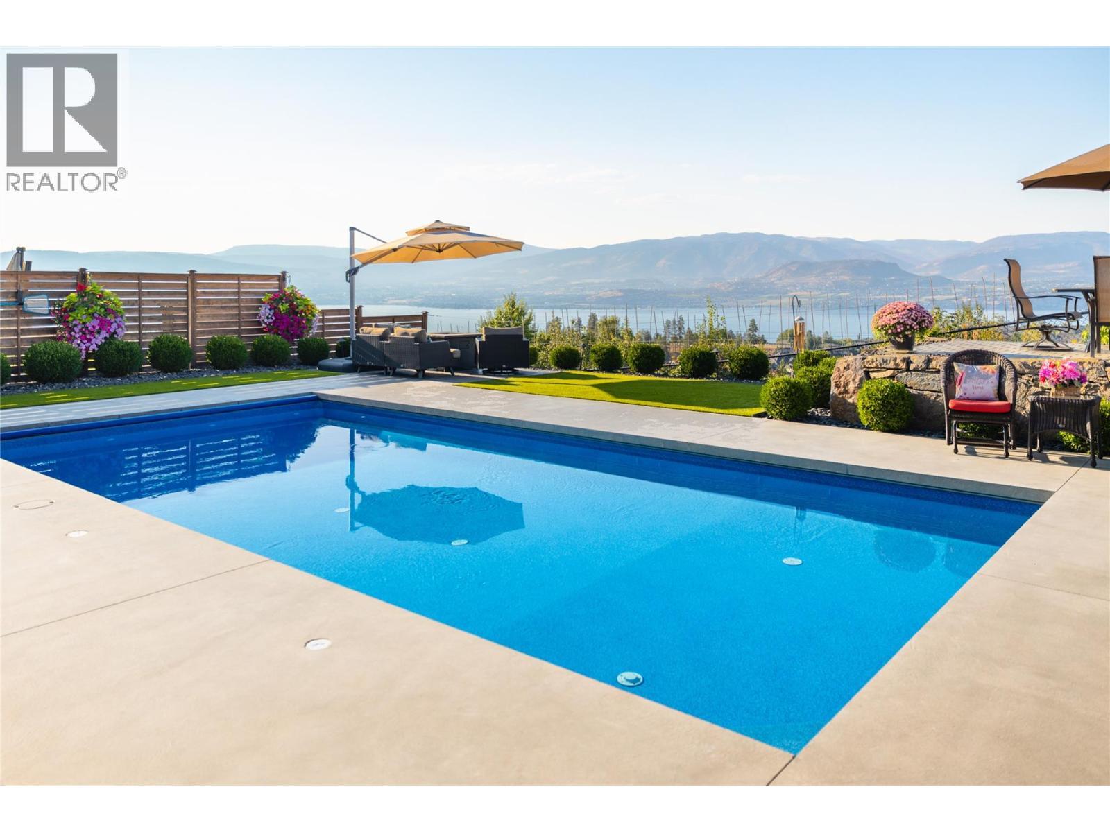 5640 Mountainside Drive, Kelowna, BC - Outdoor With In Ground Pool With Backyard