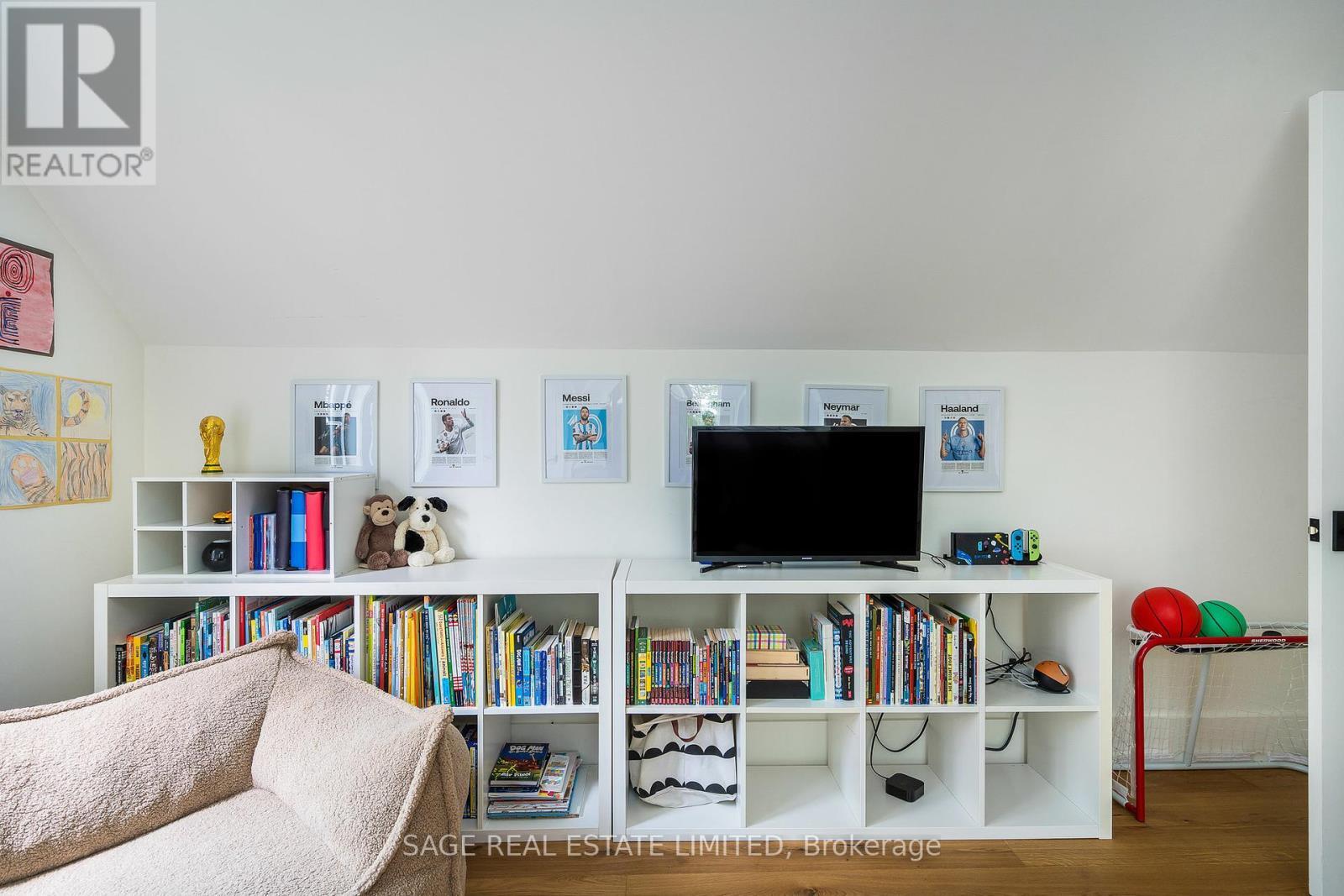 356598 The Blue Mountains- Euphrasia, Grey Highlands, ON - Indoor Photo Showing Bedroom