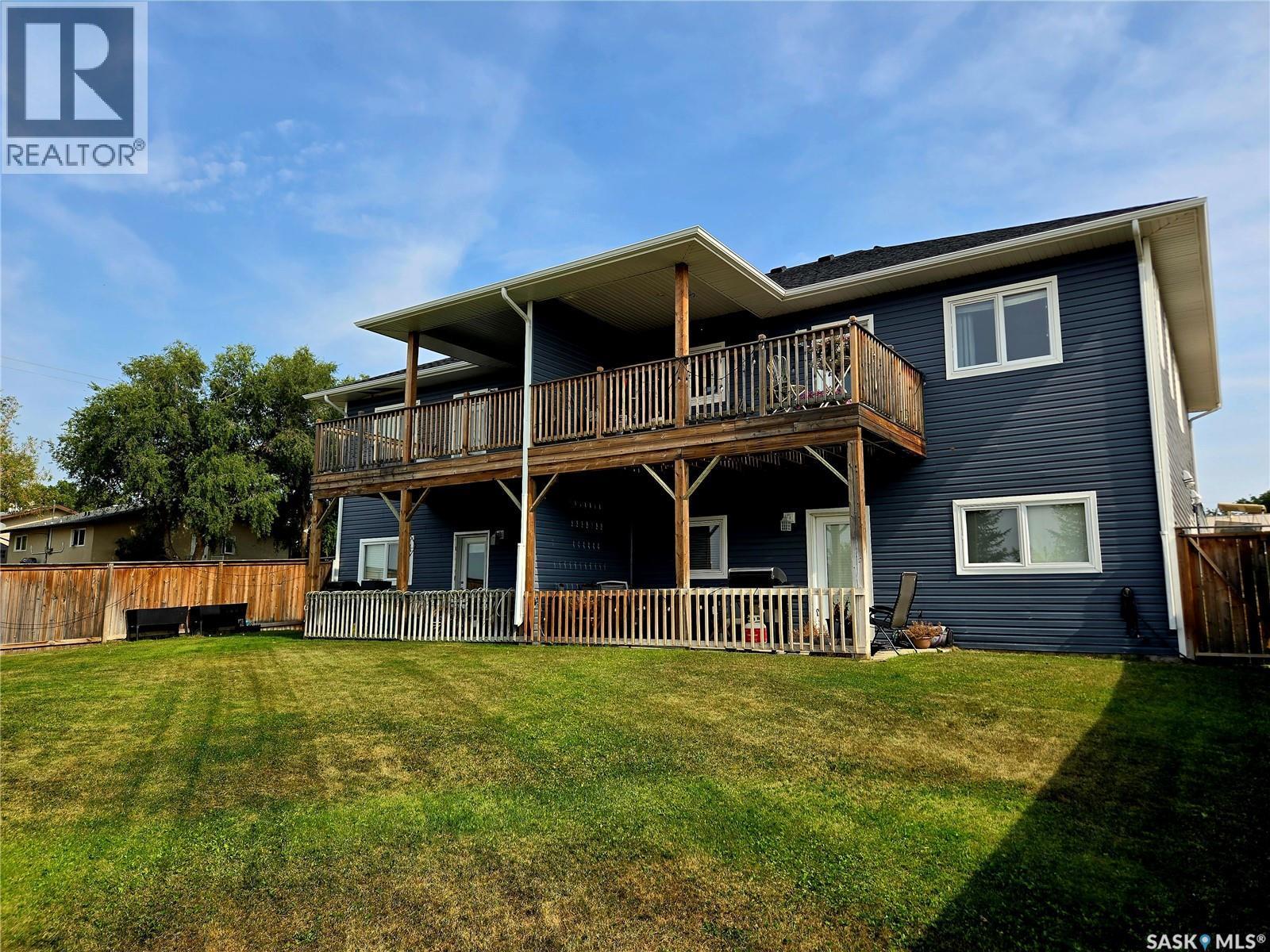 1-4 316 3Rd Street W, Delisle, SK - Outdoor With Balcony