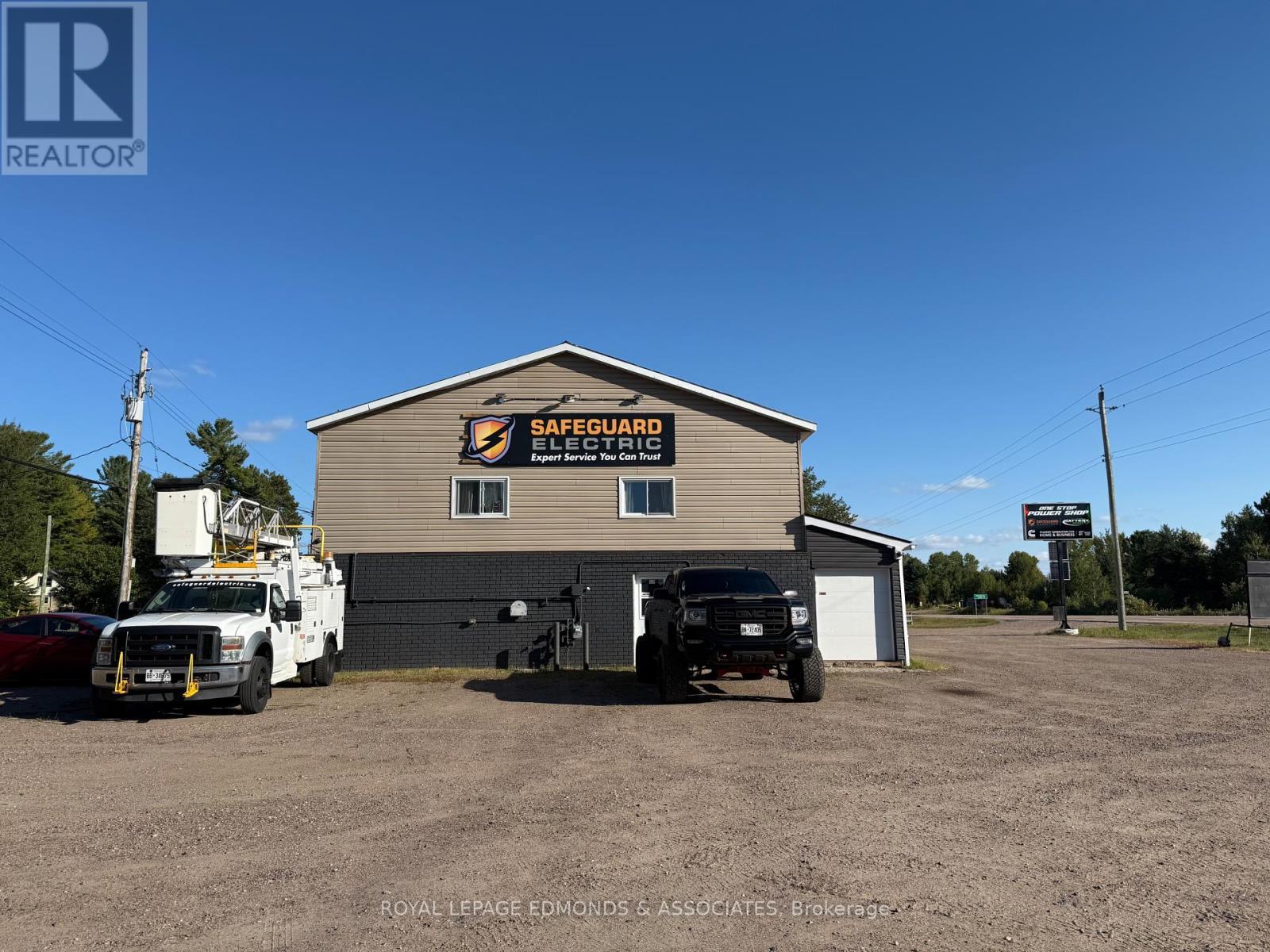 2551 Petawawa Boulevard, Petawawa, ON