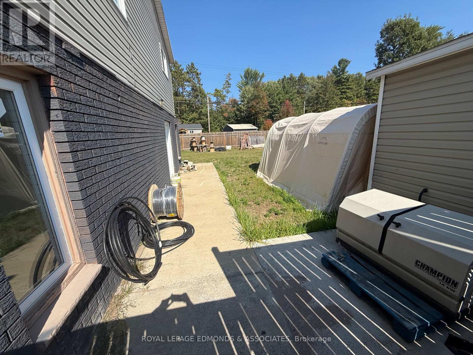 2551 Petawawa Boulevard, Petawawa, ON