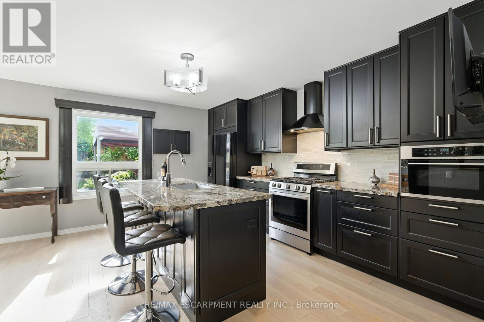 88 Grindstone Way, Hamilton, ON - Indoor Photo Showing Kitchen With Stainless Steel Kitchen With Upgraded Kitchen